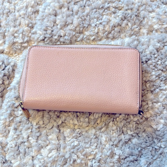 (SOLD) Michael Kors light pink medium sized wallet - Picture 3 of 3